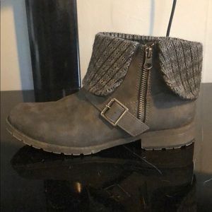 Knitted Fall Boots